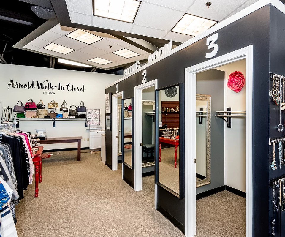 Arnold Walk in Closet