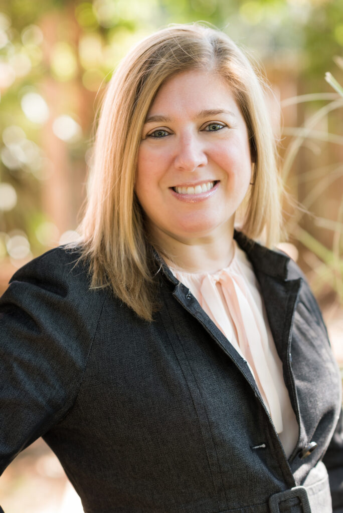 Ildi-Hosman - Headshot