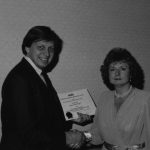 Bryan Pfaffenberger accepts 1990 Best Information Science Book Award from Toni Carbo Bearman (president)