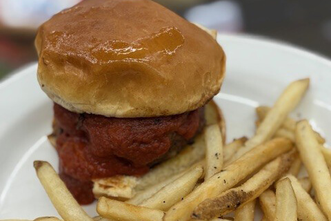 hy-veeburger_cropped hy-veeburger_cropped