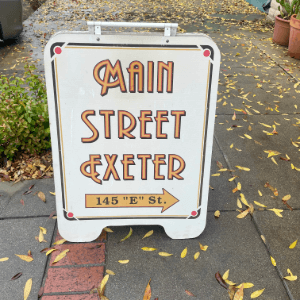 main street sign exeter