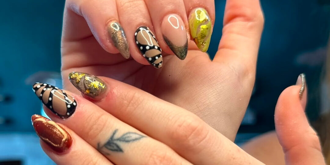 nails