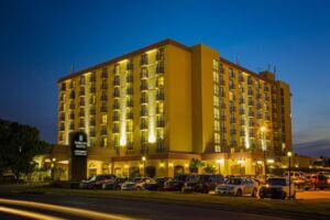 VFMLID=47848444 Embassy Suite Tulsa front view