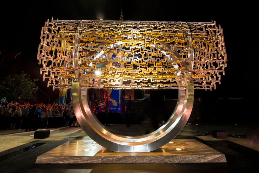 Cecil Balmond, The Freedom Sculpture, on the Median-Santa Monica Blvd