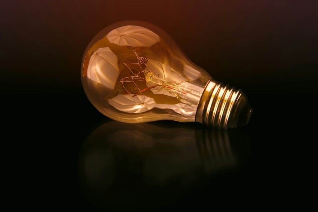 lightbulb-light lightbulb-light