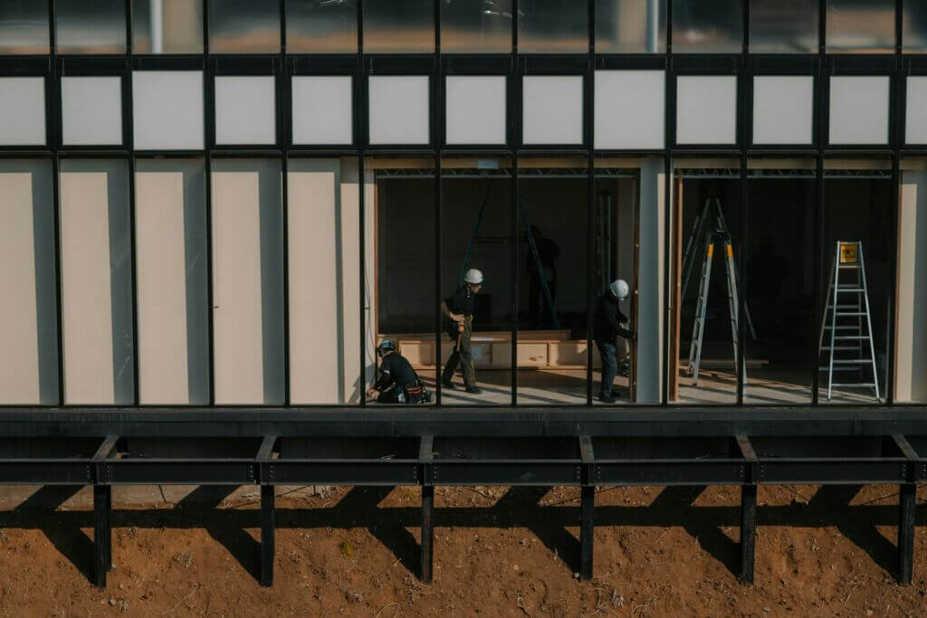 residental-construction-apartment-working