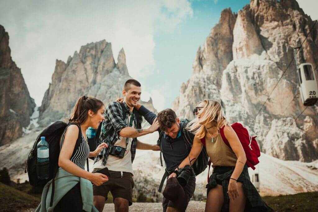 travel-tourism-business-friends-laughing