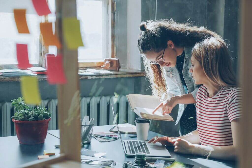 creatives-women-artist-business-office-working