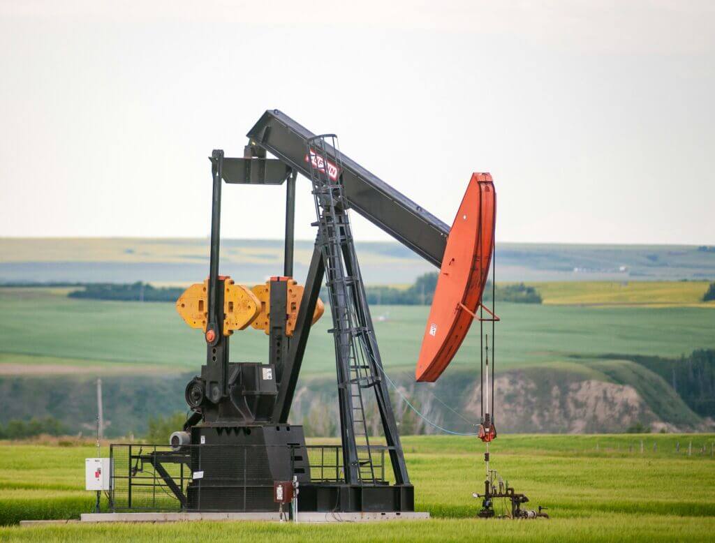 oil-alberta-oil rig-alberta-pump oil-alberta-oil rig-alberta-pump