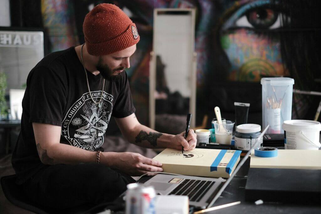 artist-painting-art-arts and culture-drawing artist-painting-art-arts and culture-drawing