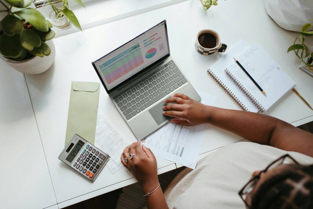 laptop-business-numbers-planning-axes