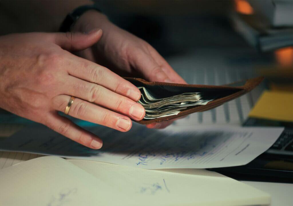 loan-lender-money-wallet-bills-cash