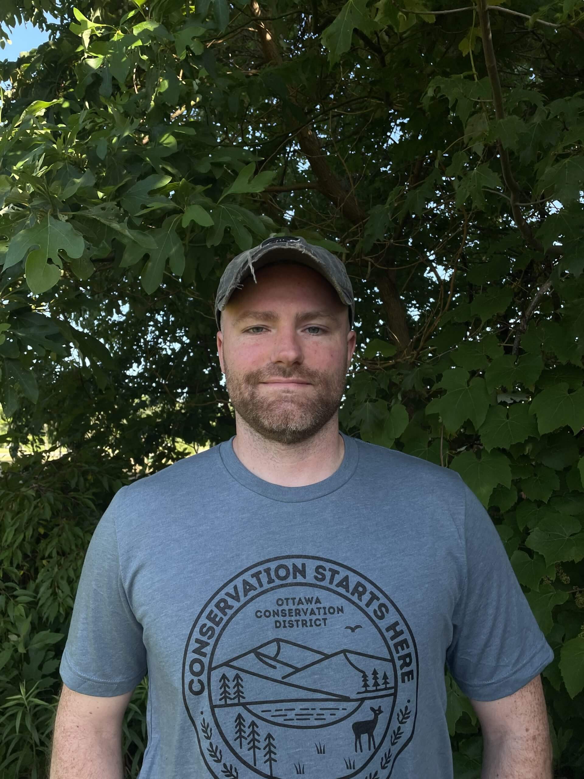 Headshot of Della Fetzer