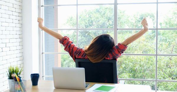 Stretch-WorkBreak_Social_med stretching