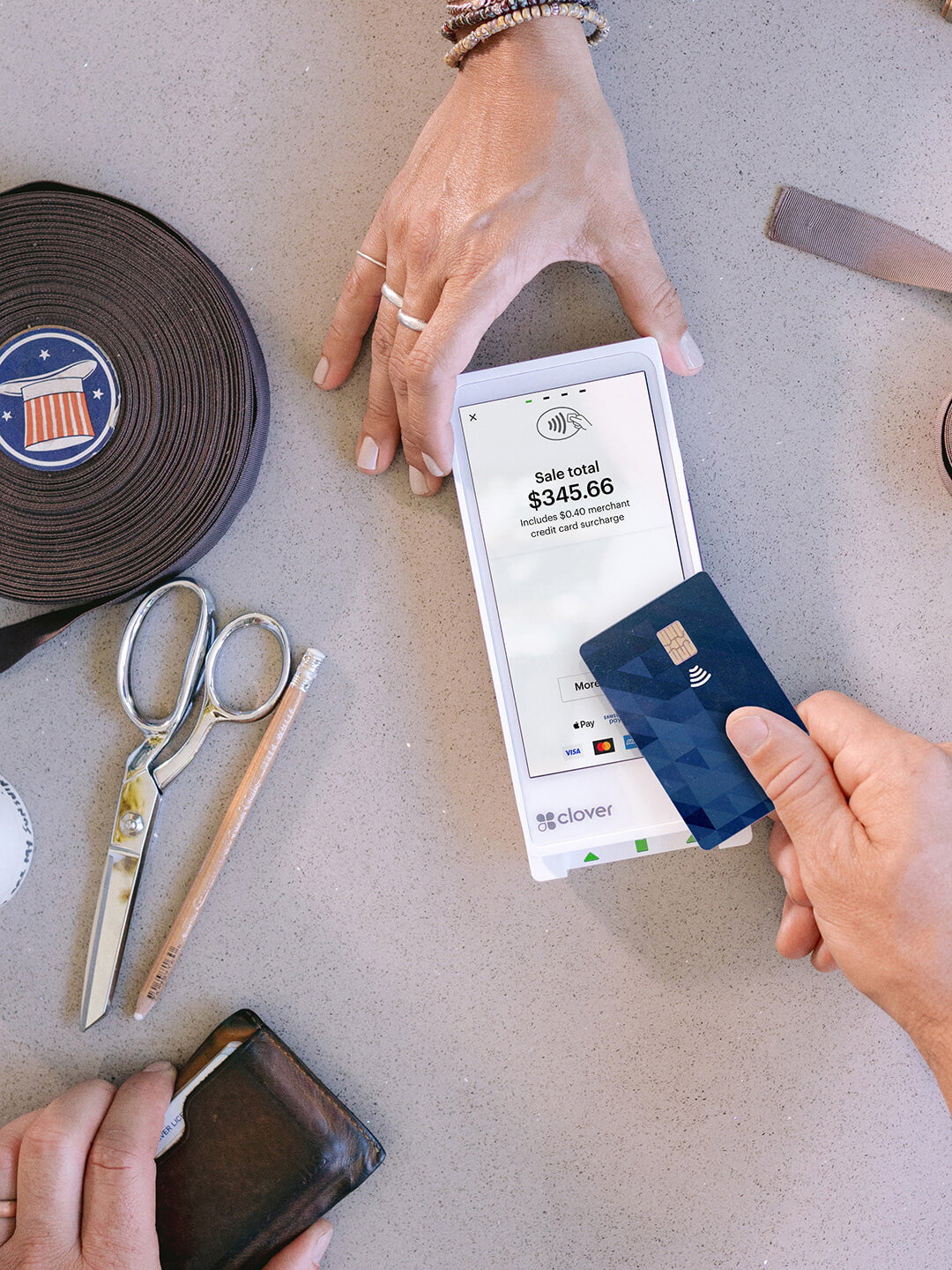 fiserv-retail-card-payment-clover-device-70a4761-image-1440x1080