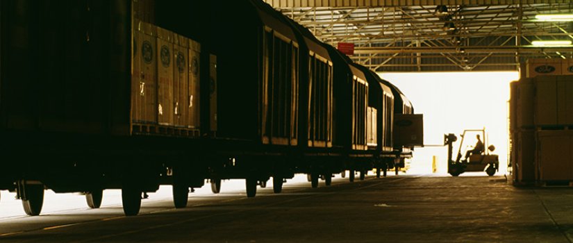 transload-header.615fab6ab6a1480c9ea83a6891af6c82 train