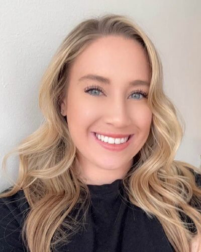 Courtney Raker-400x500 Courtney Rakers