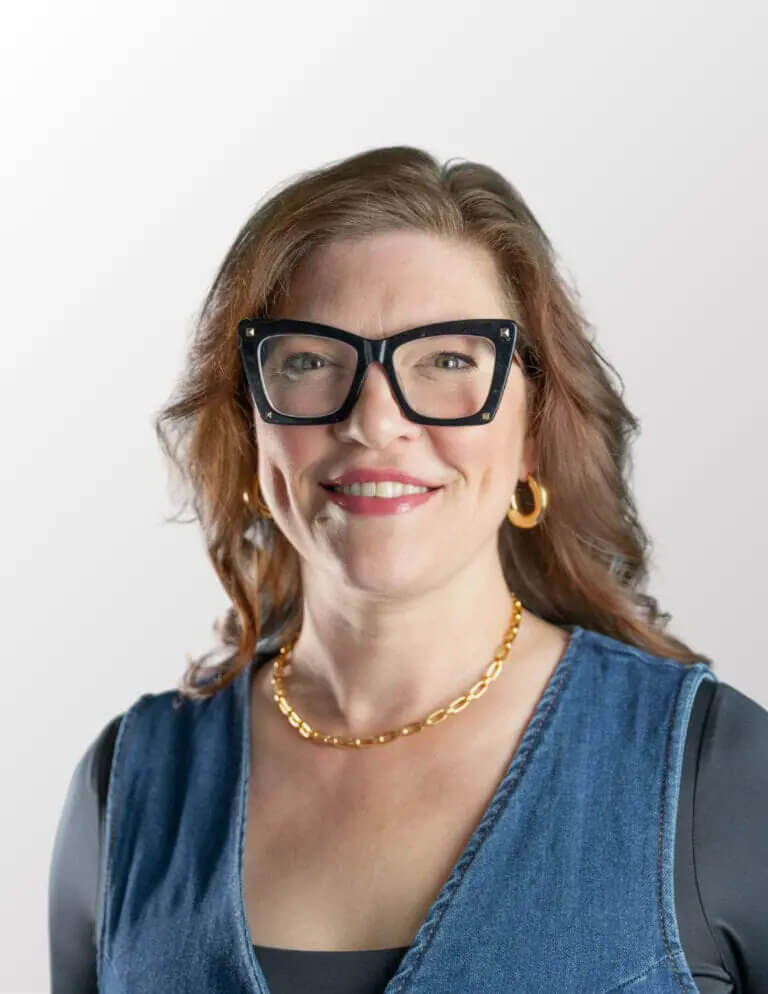 Staff-39-768x994 Carly Beck