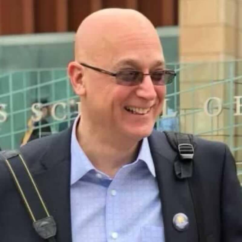 Headshot of journalist Bob Read.