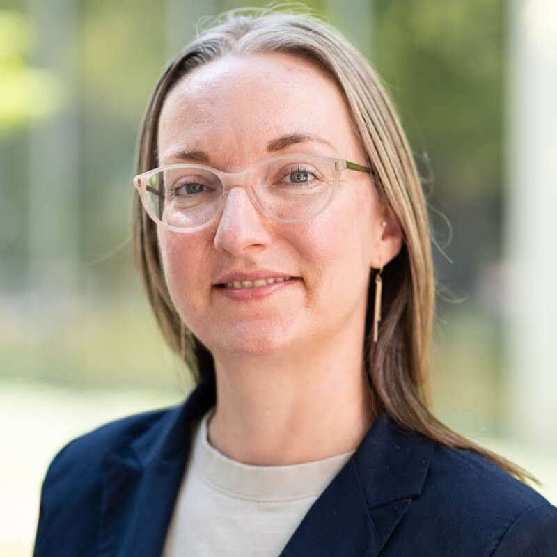 A portrait of Jennifer Palmer