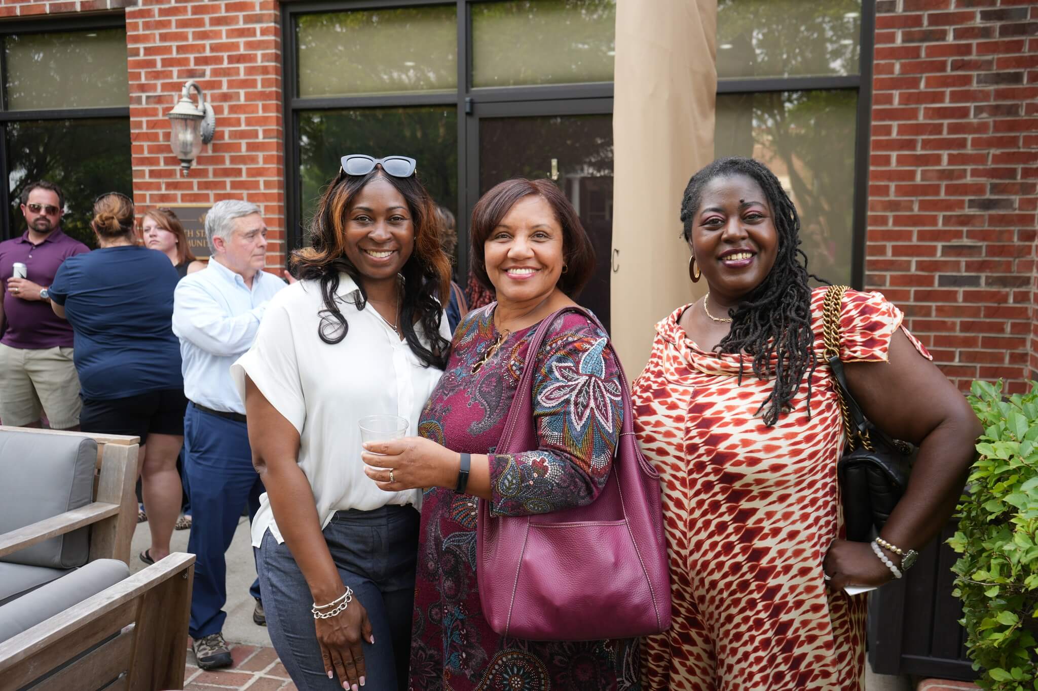 493818898_1003932201921456_1756098251193122346_n 3 women smiling