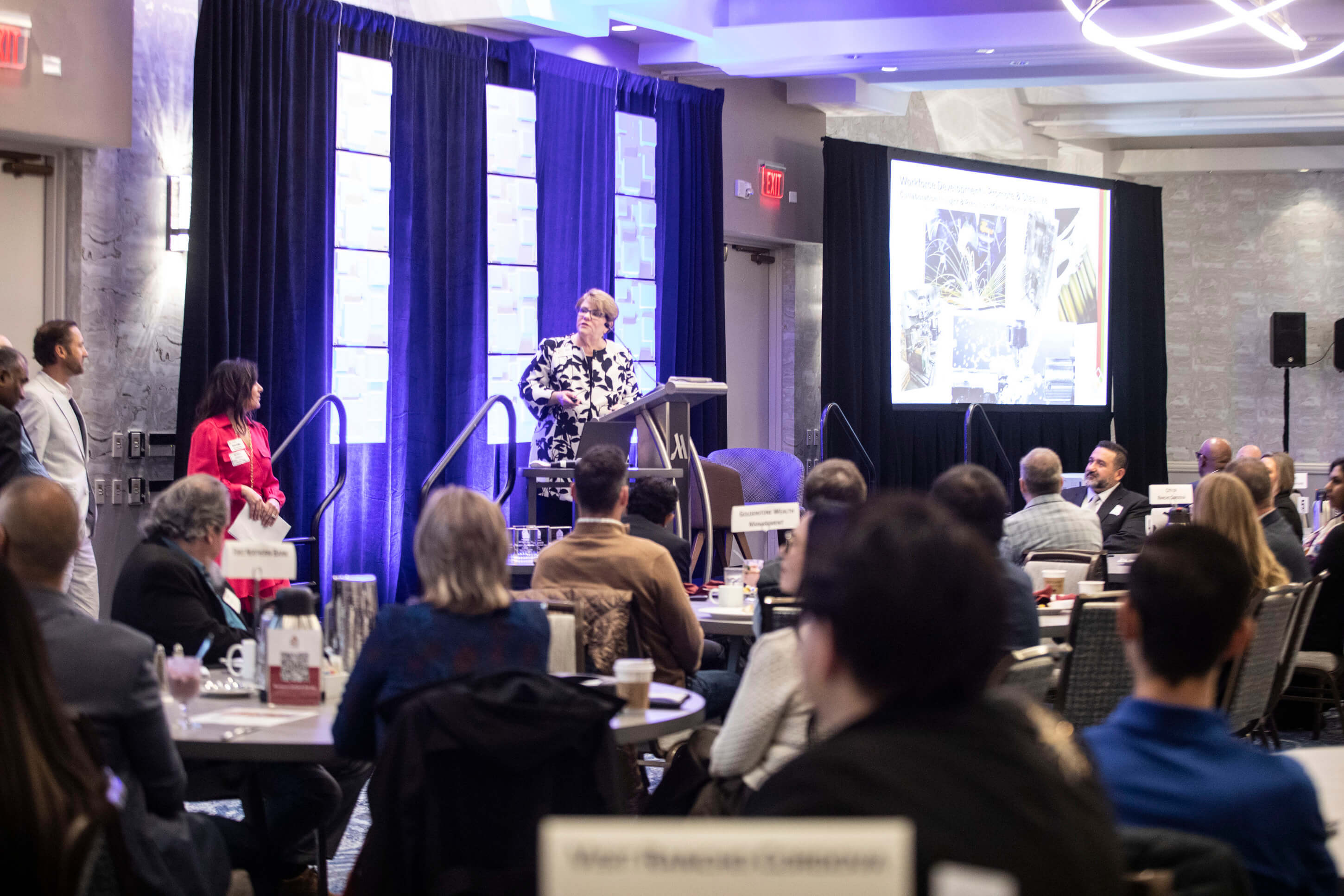 Business Outlook 2025 Crowd