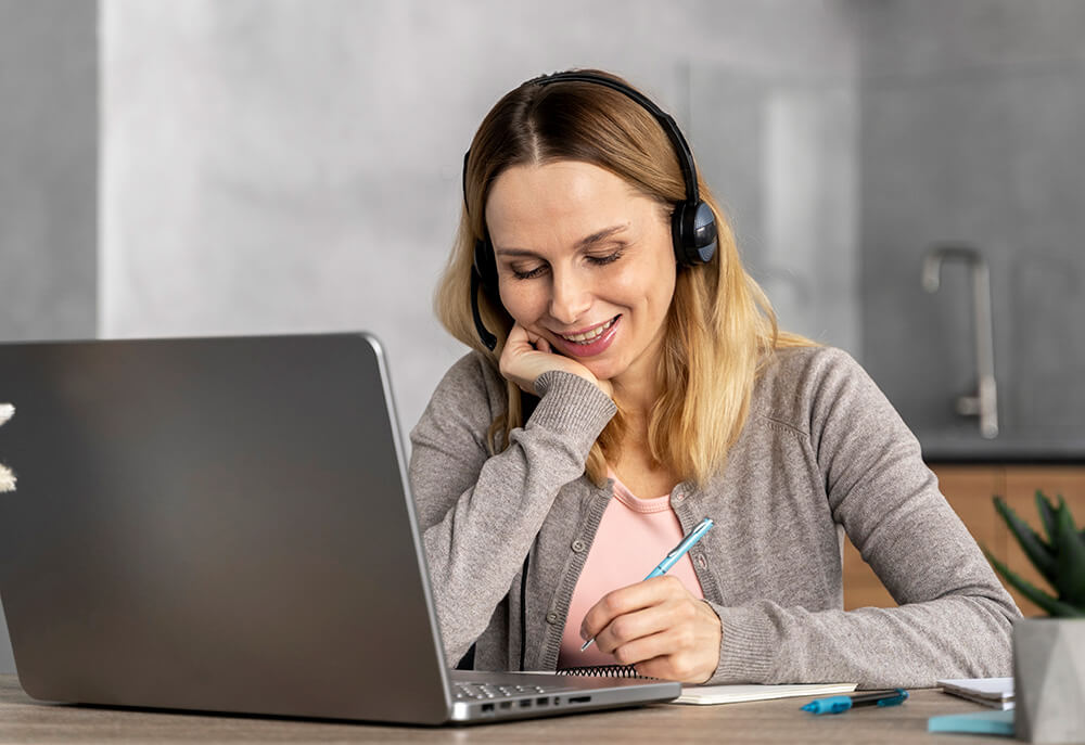 woman doing online course