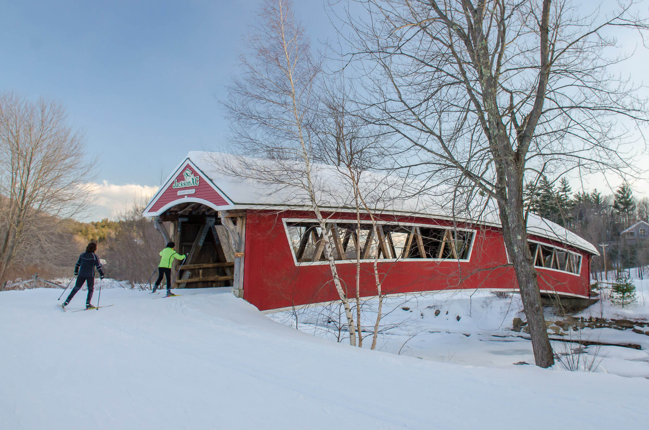 Covered bridge over the Ellis River at Wentworth Golf Club / Jackson Ski Touring. (Credit: Wiseguy Creative)