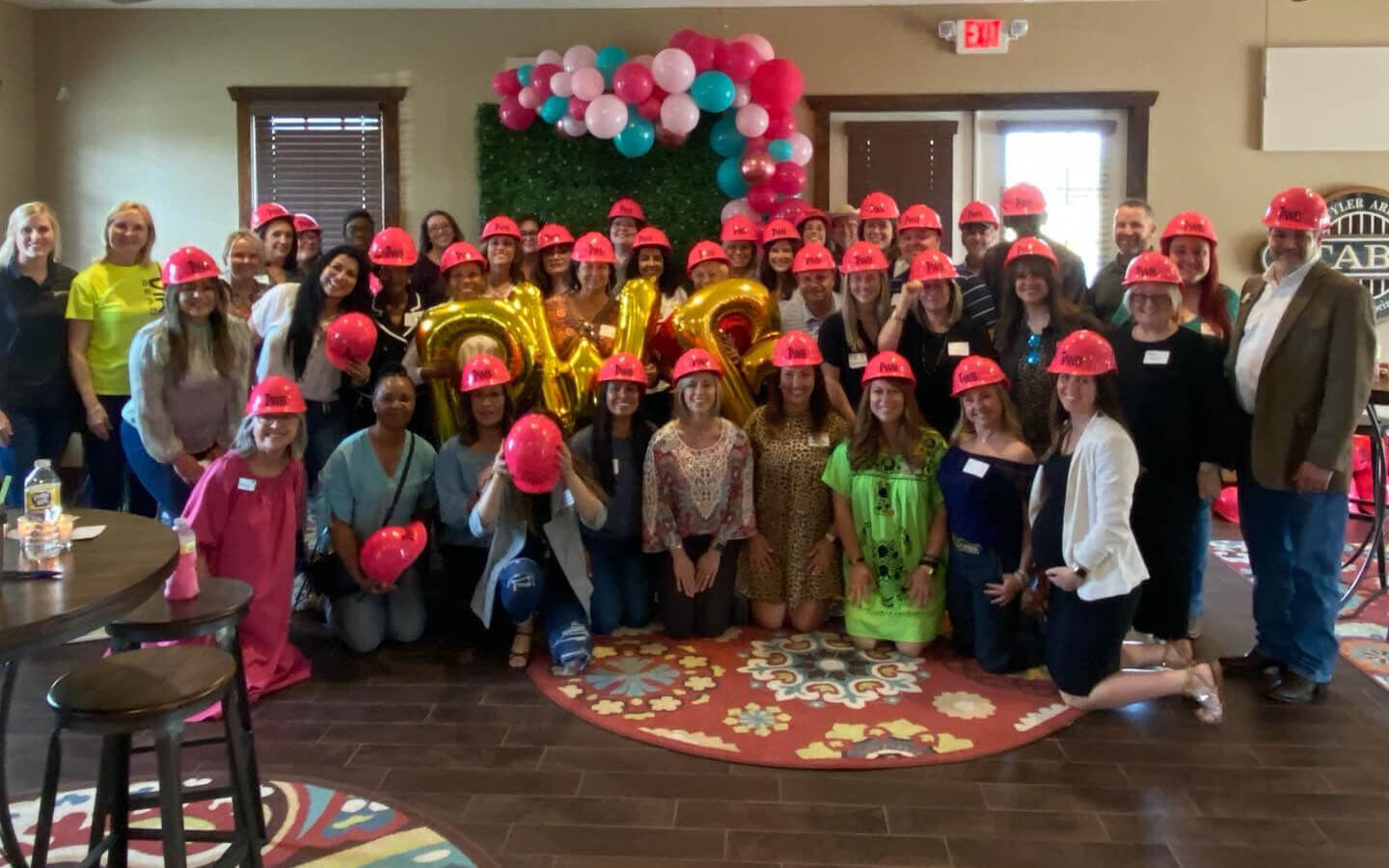 278807746_3251143661798625_4702504234123910181-1140x900 women