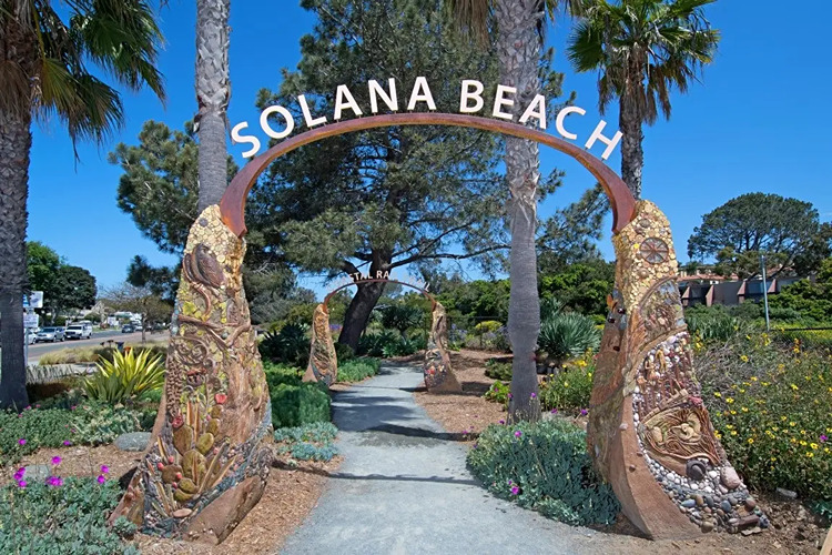 170019213_14_0 solana beach entrance