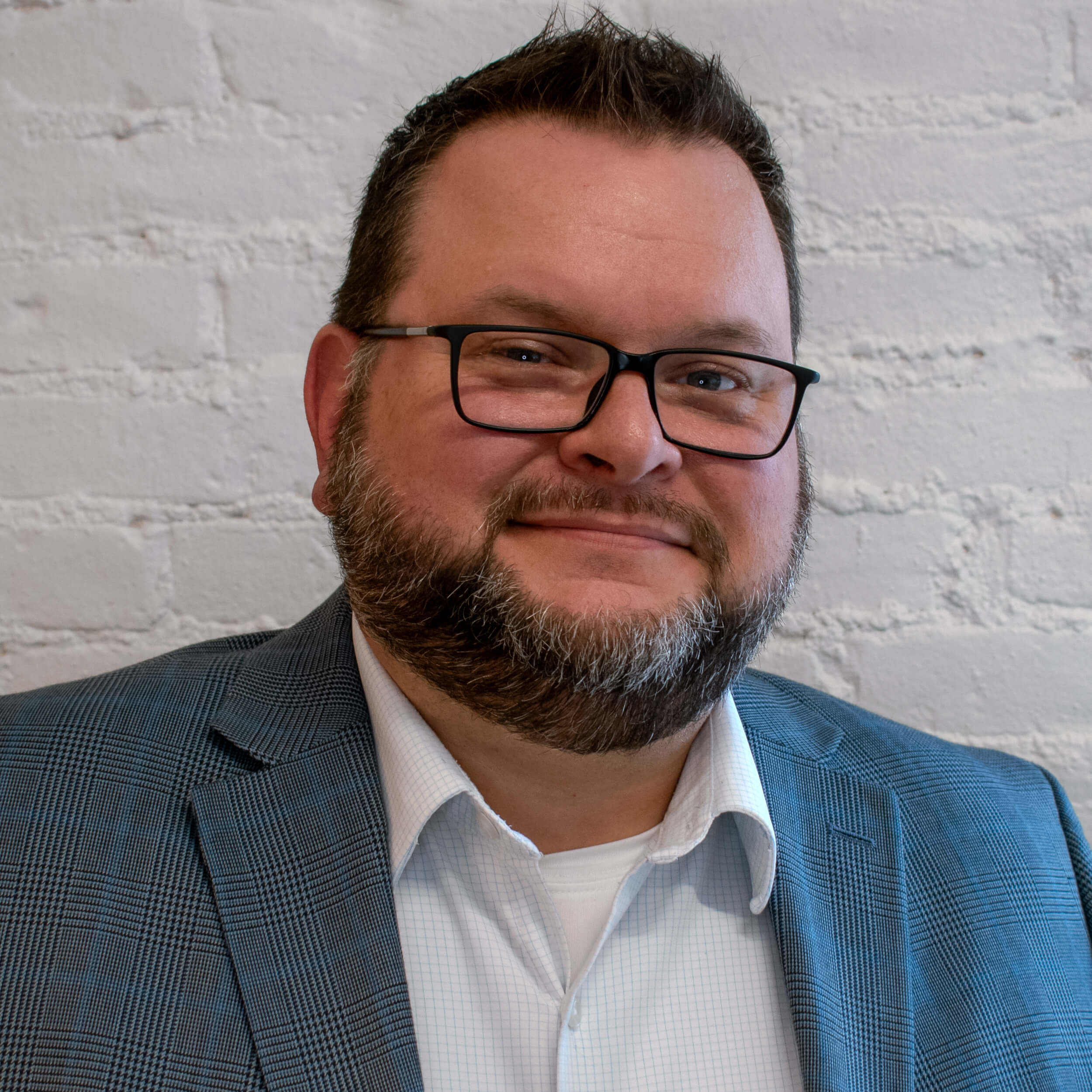 Pat Robbins-Headshot