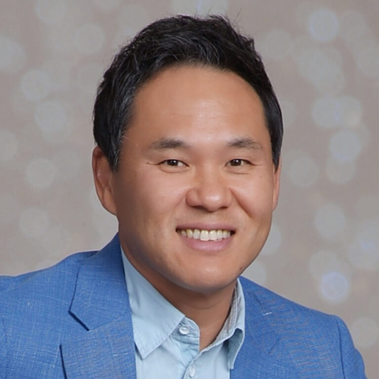 hee-lee-headshot-cropped