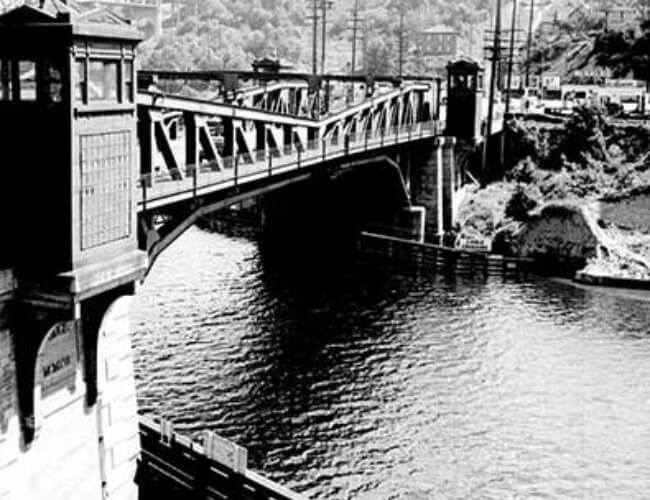 fremont_bridge_1936-e1504919922964-395x305-1