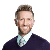 20190227_stefan_bradham_010_hires_headshot-Edited