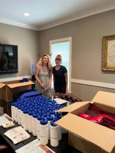 Behind-the-scenes/ our volunteers