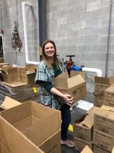 Williamsburg REALTORS® volunteer at Peninsula Virginia Foodbank