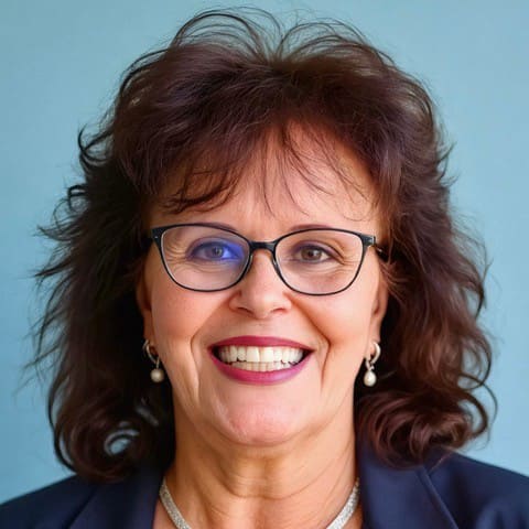 Suzanne Dana