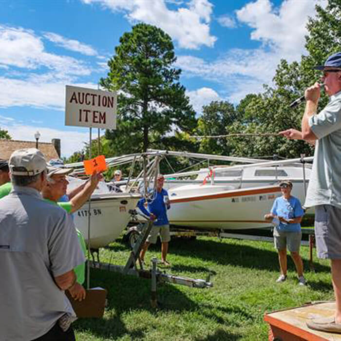 700X700-BOATAUCTION-boatauction-CBMM_CharityBoatAuction_2-3