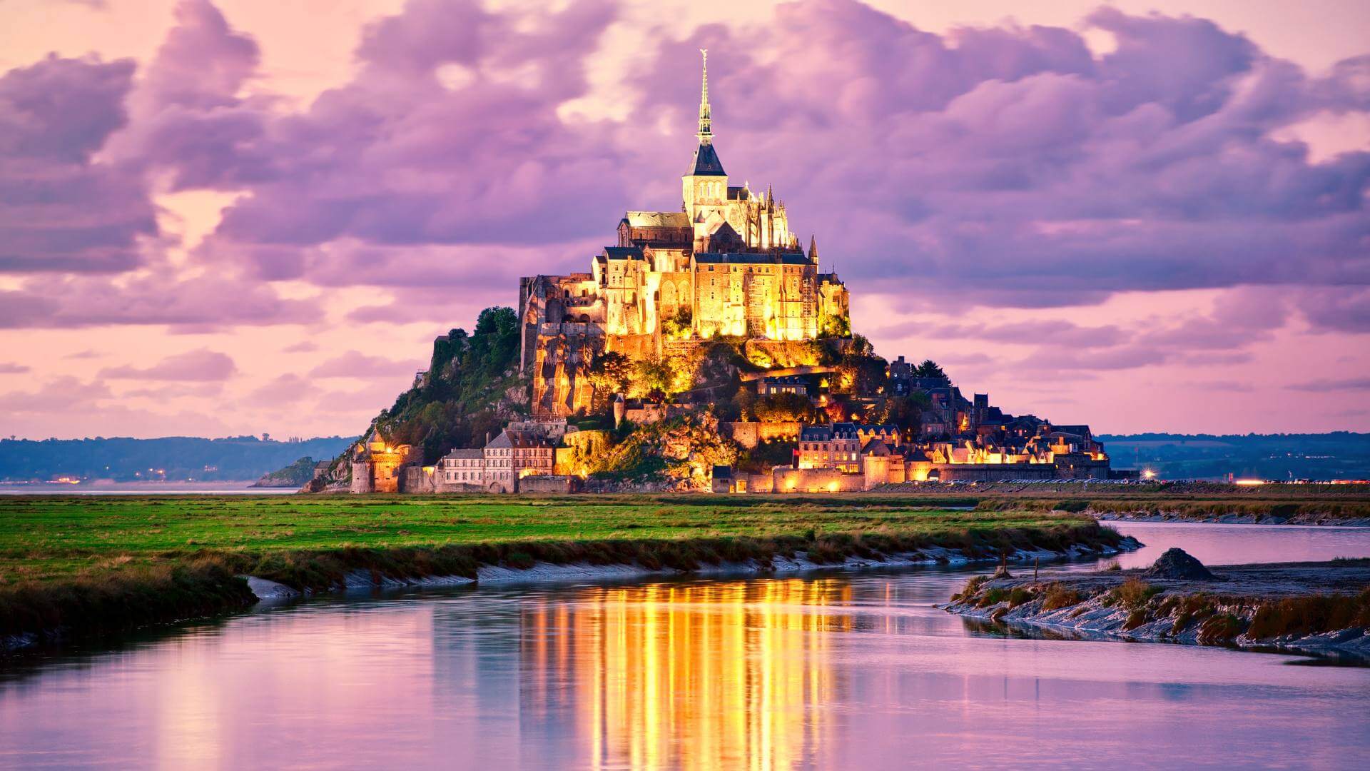 Mont-St-Michel-UNESCO-World-Heritage-Site-in-Normandy-France