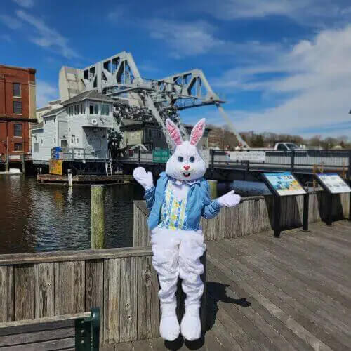024-EASTER-BUNNY Easter Bunny
