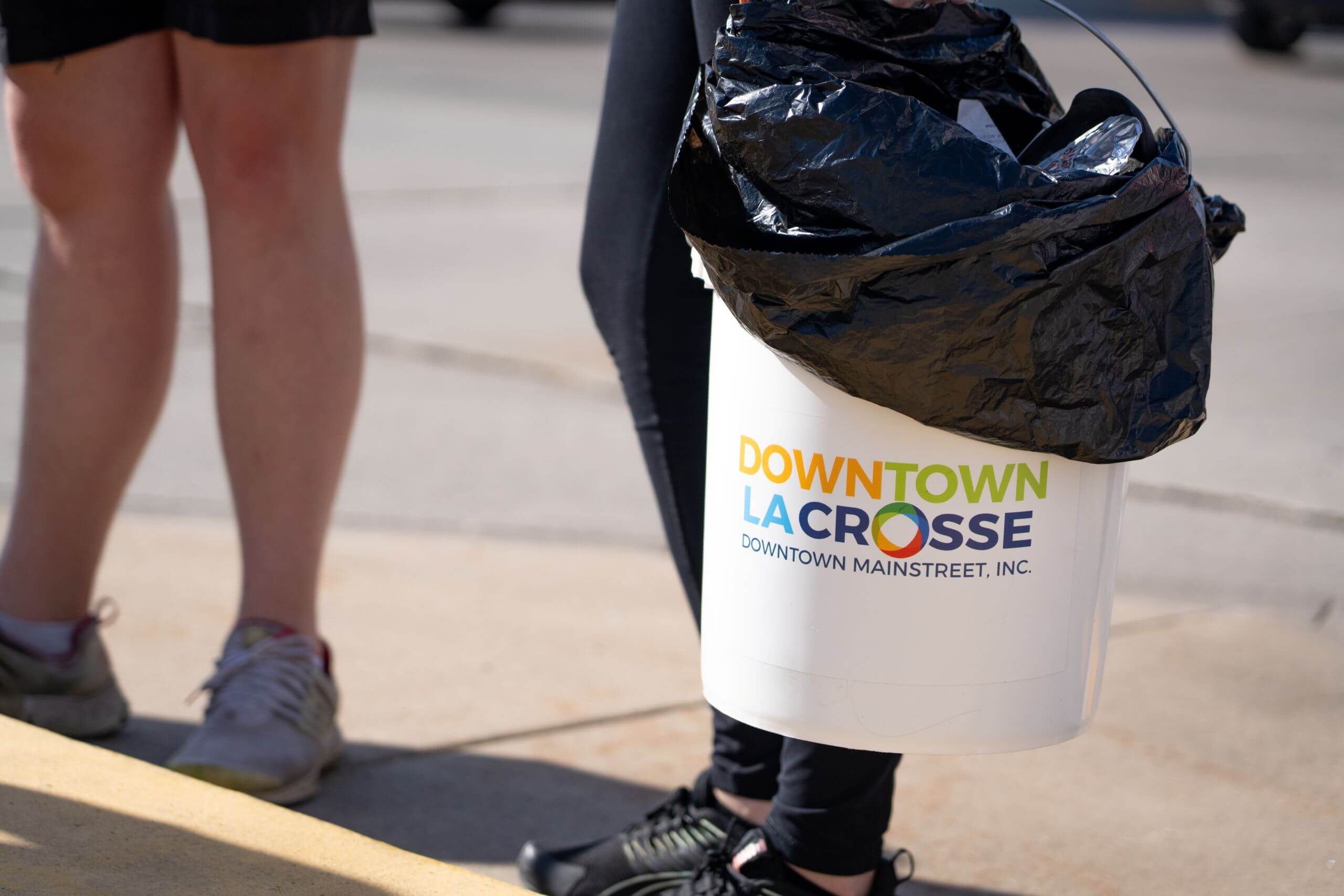 2026-04-22 YP Volunteering DMI Downtown Clean Up-15