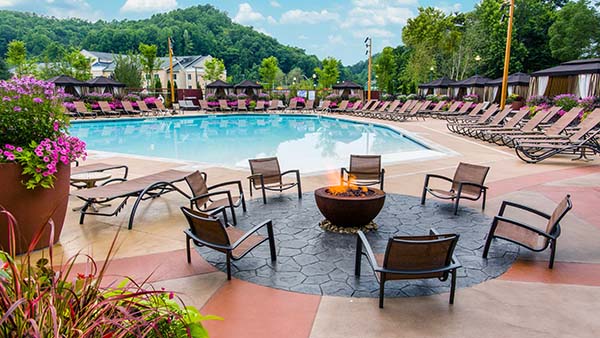 Harrah's pool