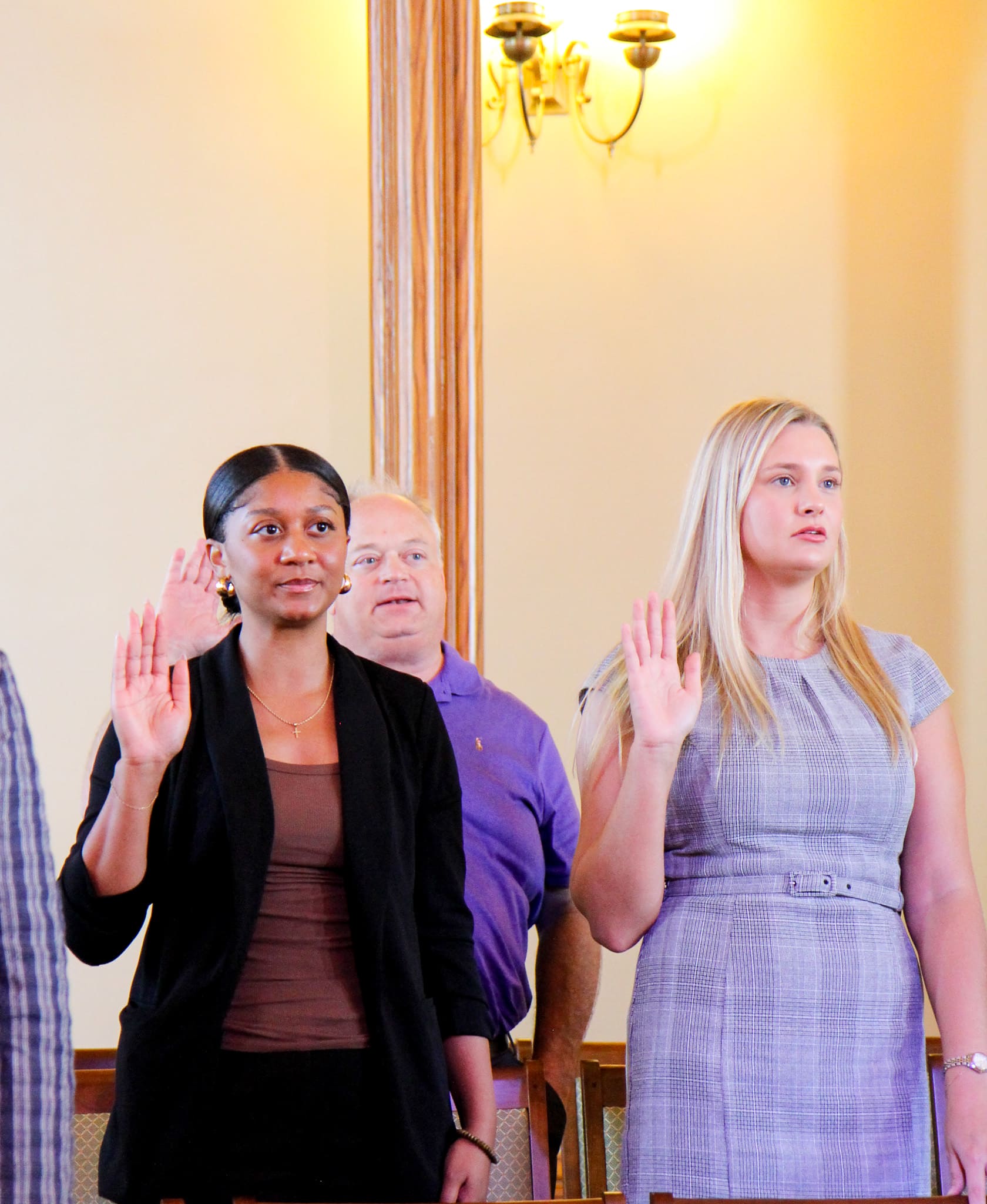 Attorneys renew their Lawyer's Oath.