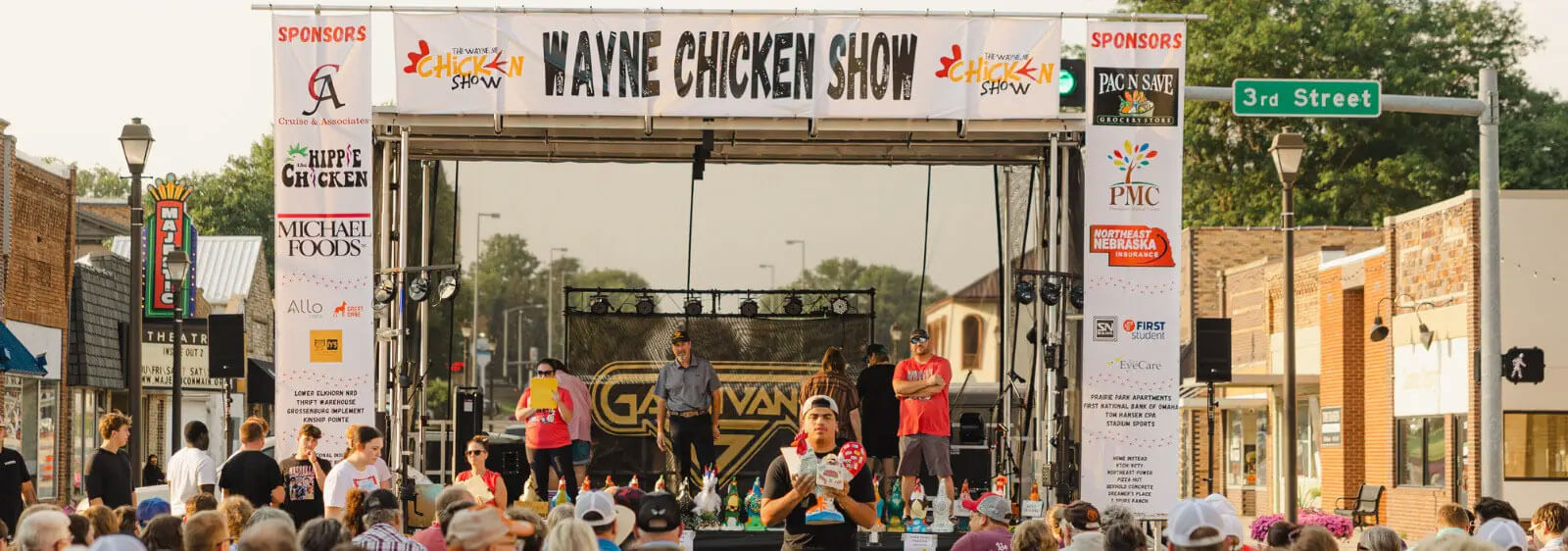 wayne-chicken-show wayne-chicken-show stage
