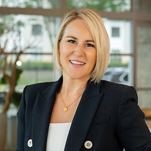 Ashley Peterson Headshot