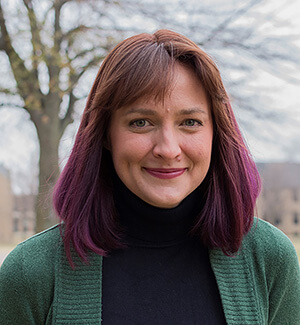 Ali Kerr headshot1