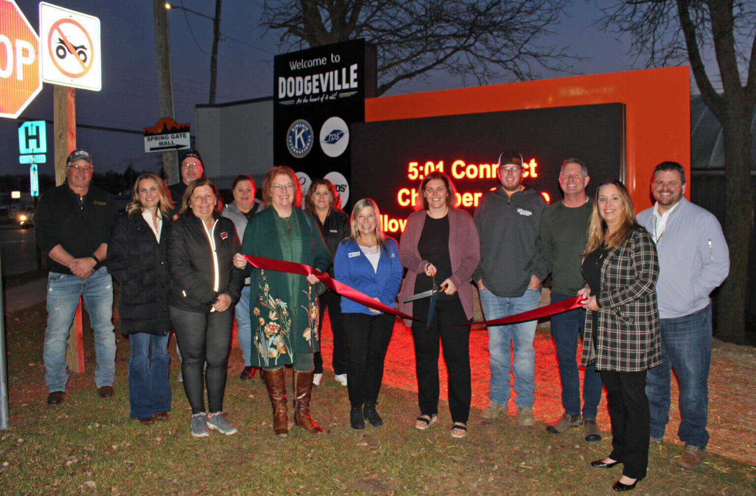 Ribbon Cutting Group (002) (002) Ribbon Cutting Group (002) (002)