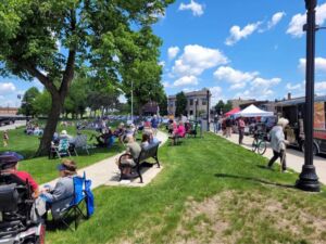 Lunch by the River 1