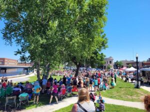 Lunch by the River 4