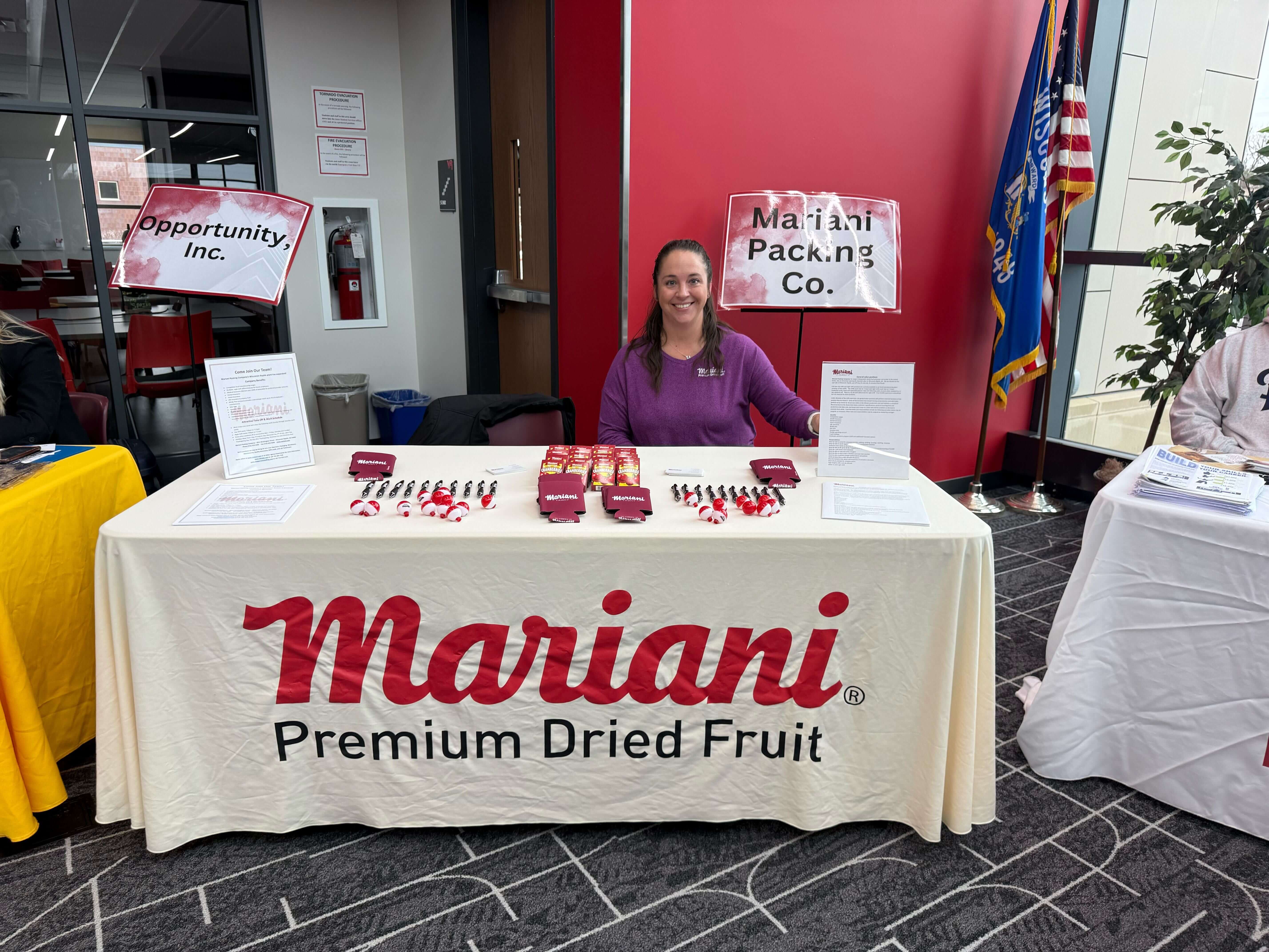 Marianis at Job Fair